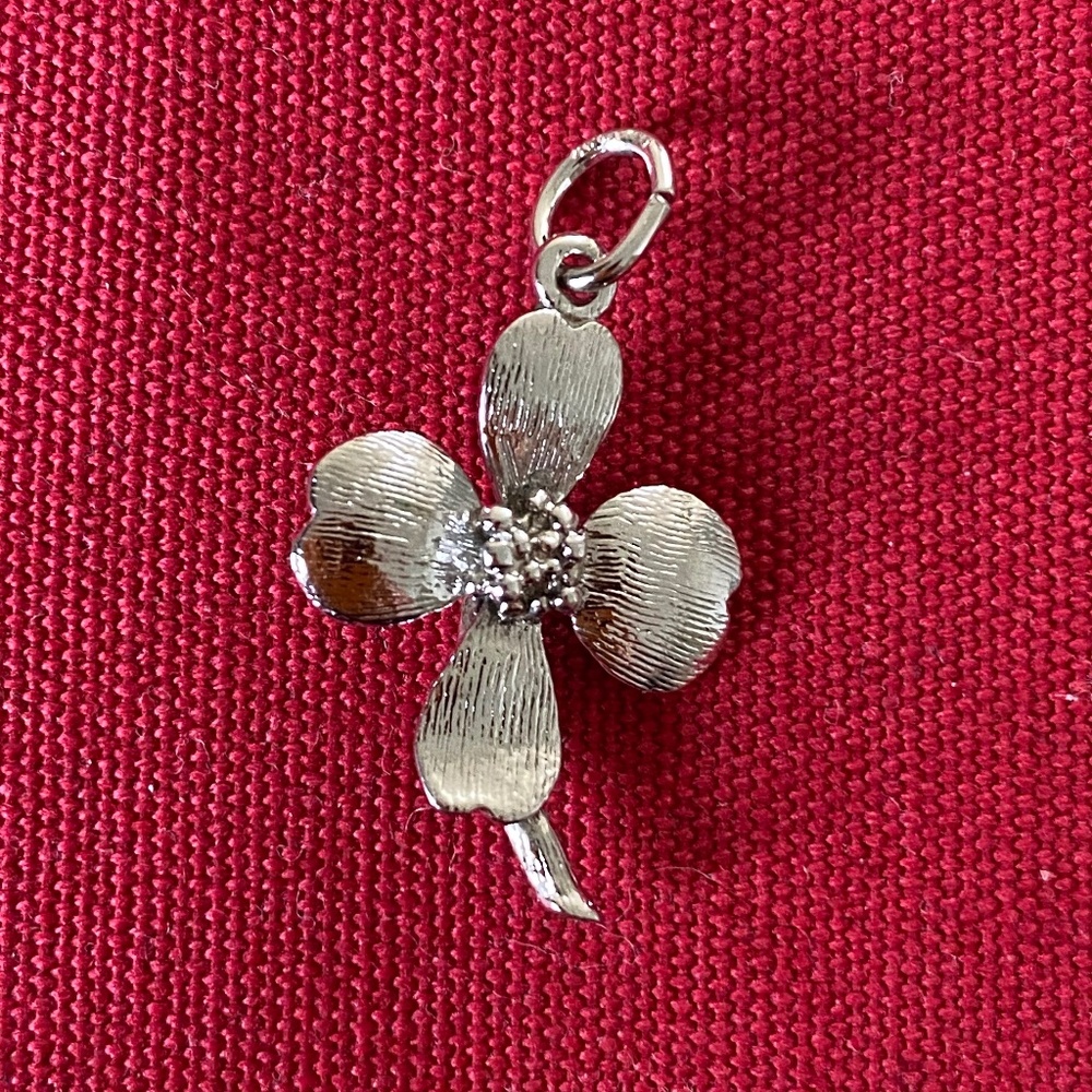 Rembrandt I STG I Dogwood Flower Blossom Charm